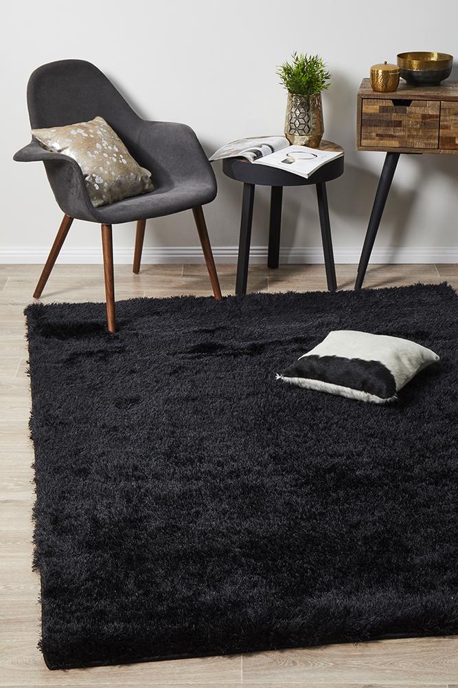Make a Bold Statement with a Black Rug