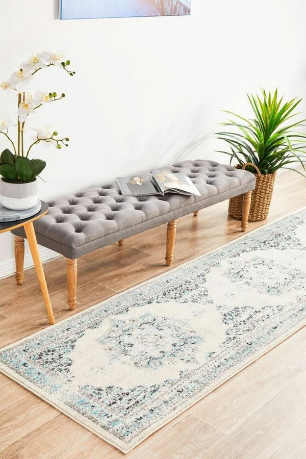 NILA 922 White Runner Rug