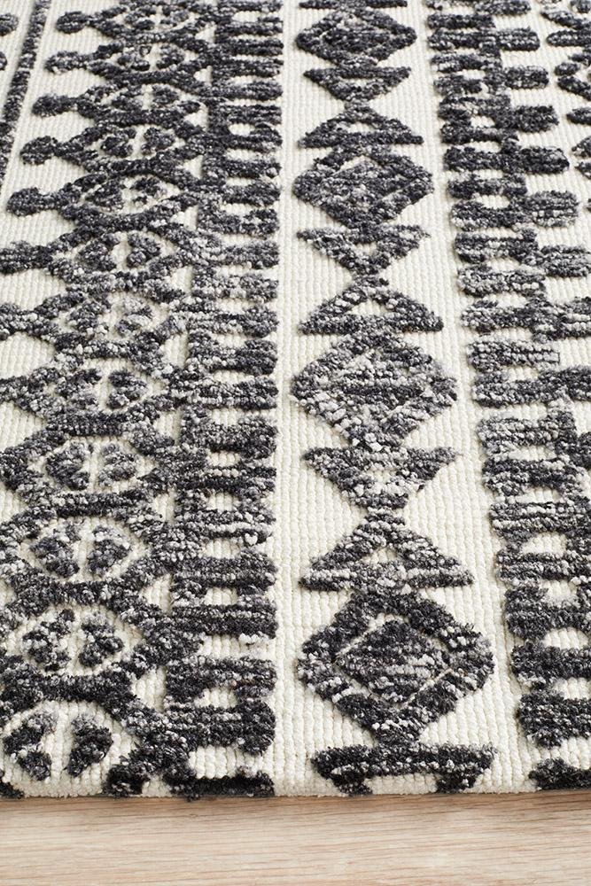 ATLANTA Yasmin Ivory Black Rug