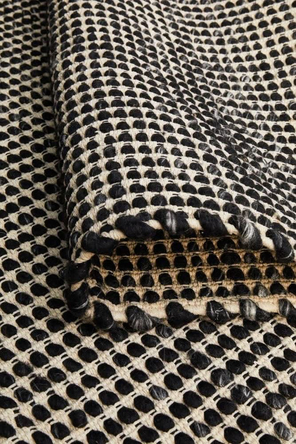 NATURE 400 Black Rug