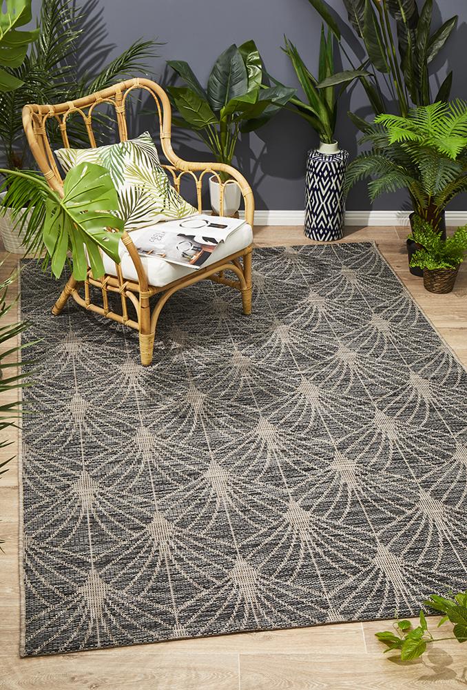 Tara Fern Trellis Rug Black