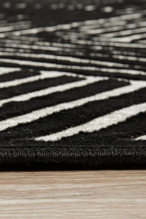CITY Cindy Black & Gold Rug