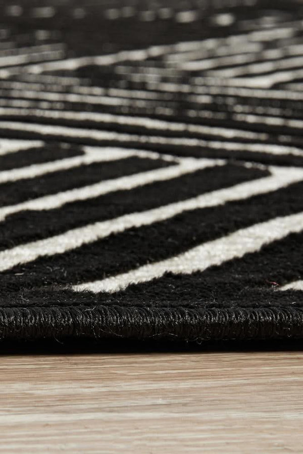 CITY Cindy Black & Gold Rug