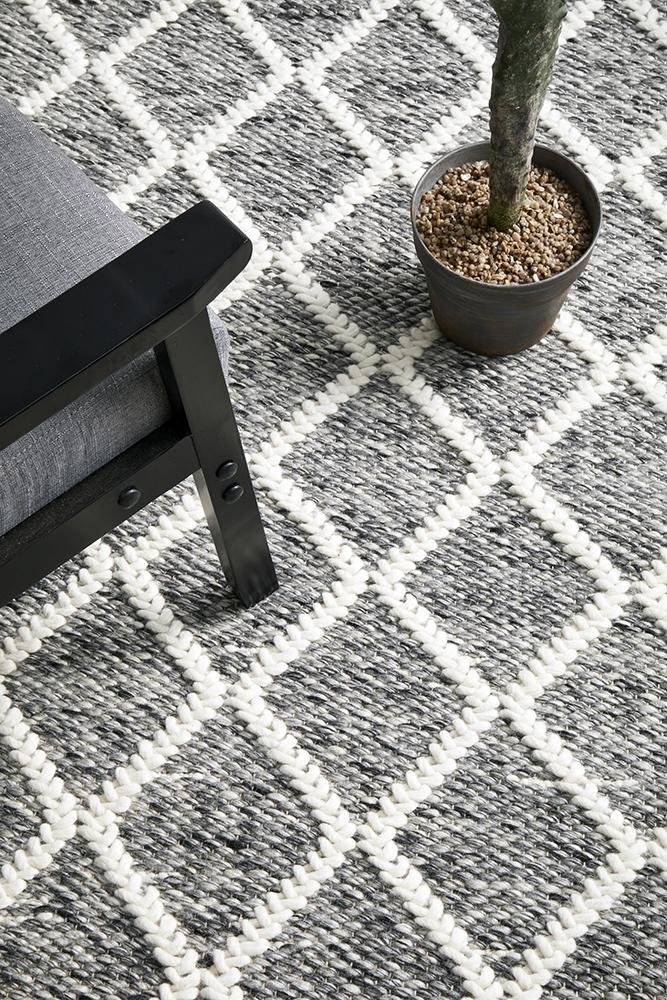Bring Effortless Sophistication with a Grey Rug