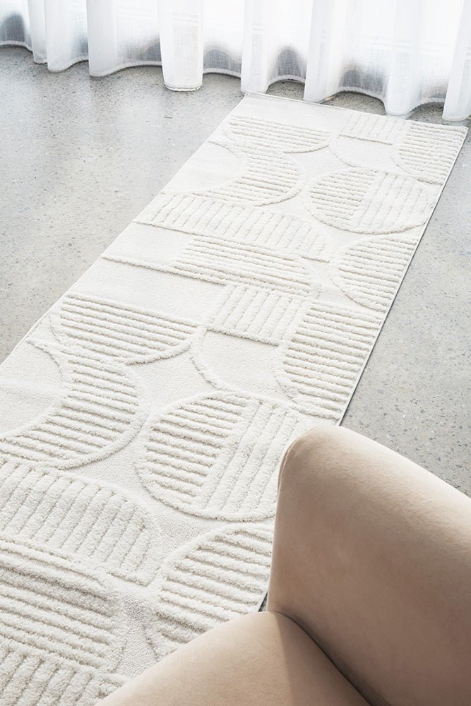 MIST Leo White Runner Rug