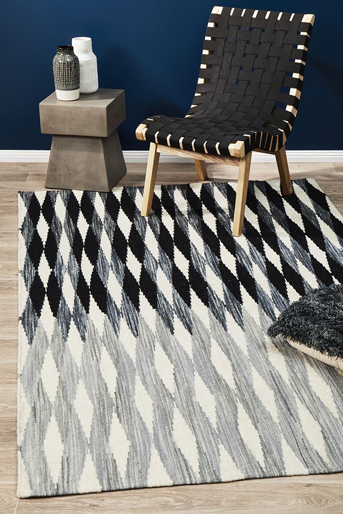AXON Frida Uber Gradient Rug Black Grey White