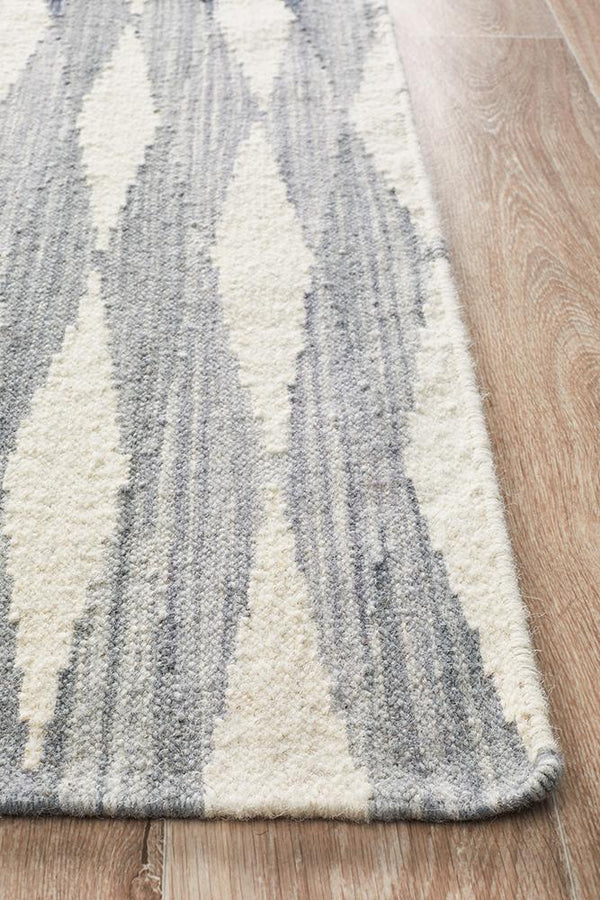 AXON Frida Uber Gradient Rug Black Grey White