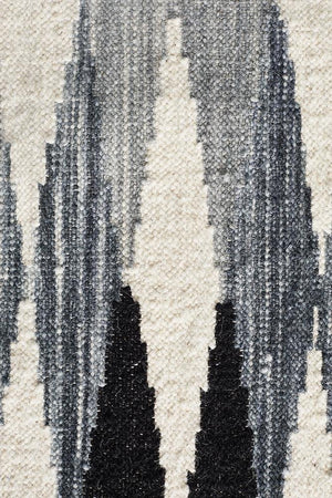 AXON Frida Uber Gradient Rug Black Grey White